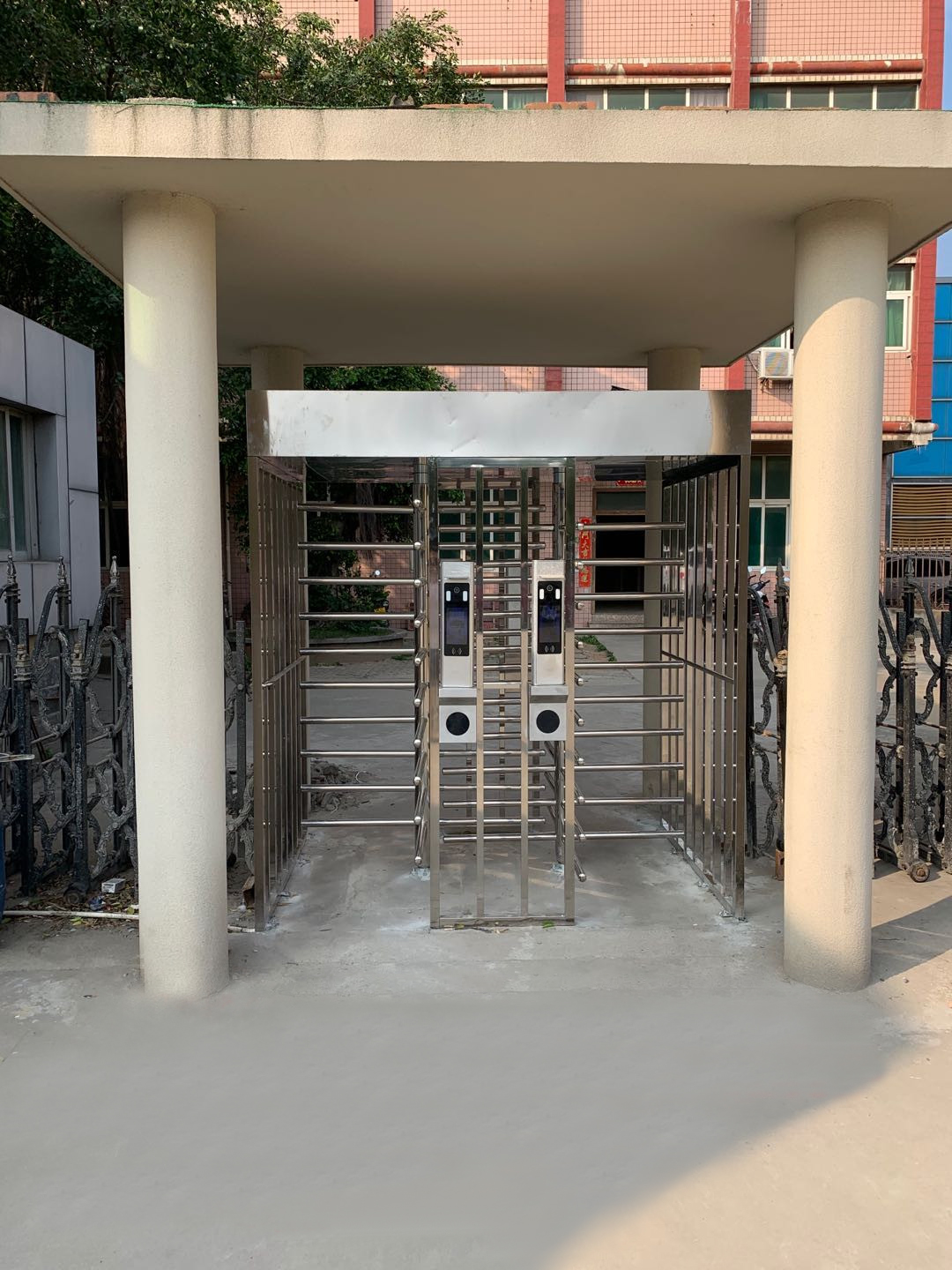 小區(qū)全高閘，工地全高閘，轉(zhuǎn)閘案例